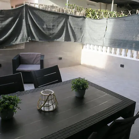 A 50 Metros Del Mar Apartment