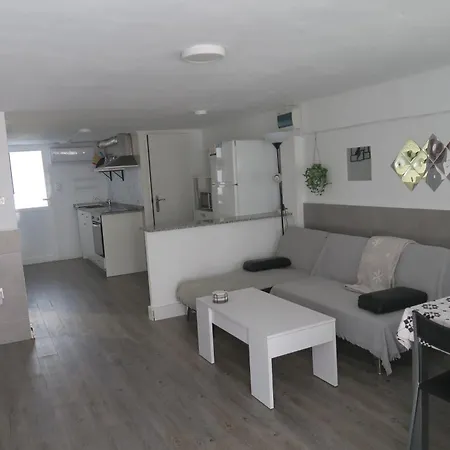 A 50 Metros Del Mar Apartment