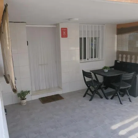 A 50 Metros Del Mar Apartment