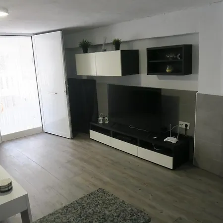 A 50 Metros Del Mar *